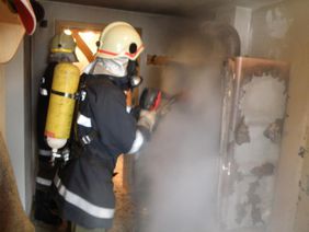 Löscharbeiten Selche der Feuerwehr Abtenau