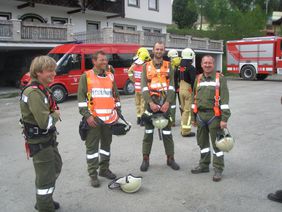 Flughelfer Abtenau, HBm Peter Pindl (rechts)