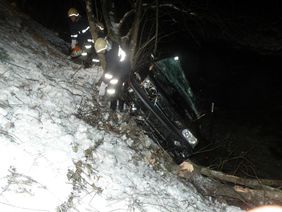 PKW Bergung durch die FF Abtenau