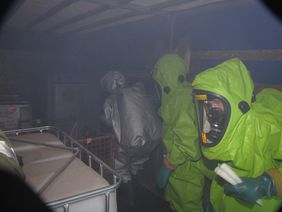Abdichten der Leckagen durch den Atemschutztrupp