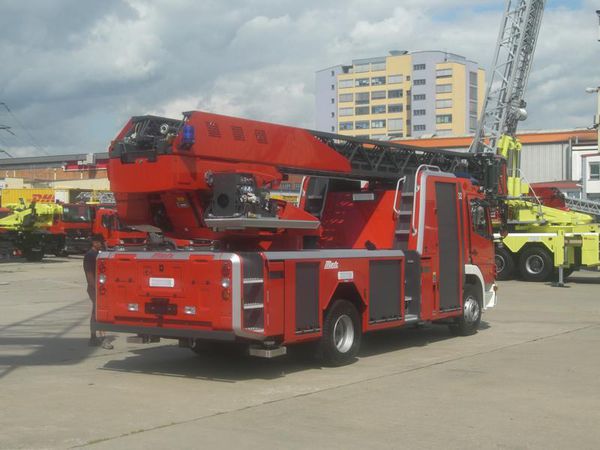 eingefahrene Drehleiter FF Abtenau