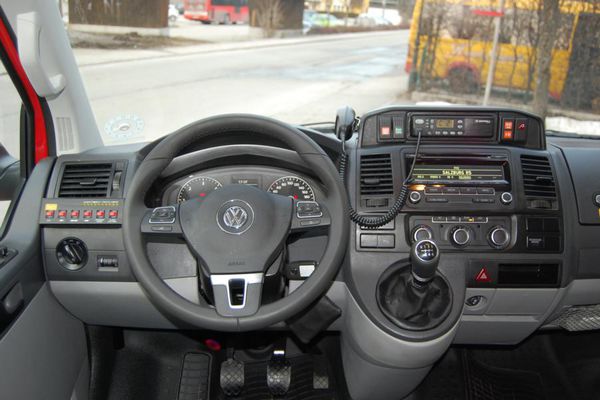 Cockpit des Mannschaftsbusses der Feuerwehr Abtenau