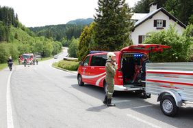 Ölbinden der Feuerwehr Abtenau am Reingraben