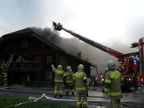Löscheinsatz der FF Abtenau bei Dachstuhlbrand