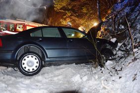 Rettungsaktion der Freiwilligen Feuerwehr Abtenau bei Verkehrsunfall