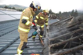 FF Abtenau Löscheinsatz Grossbrand Fa. Weinberger Holz
