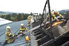 FF Abtenau Löscheinsatz Grossbrand Fa. Weinberger Holz