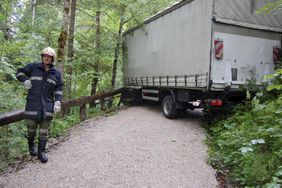 Einsatz Feuerwehr Abtenau - LKW-Bergung