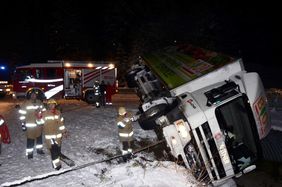 Bergearbeiten der Freiwilligen Feuerwehr auf der B166