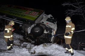 Bergearbeiten der Freiwilligen Feuerwehr auf der B166