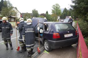 Einsat FF Abtenau VU Kreuzung Dorfstube