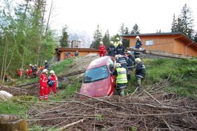 Verkehrsunfallsübung der Freiwilligen Feuerwehr Abtenau
