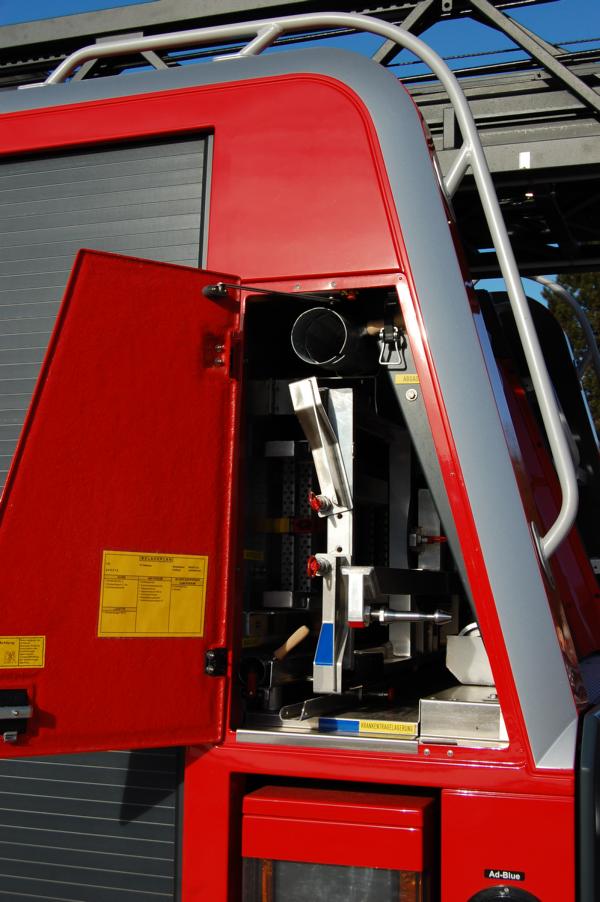 Geräteraum 7 links Drehleiter der Feuerwehr Abtenau